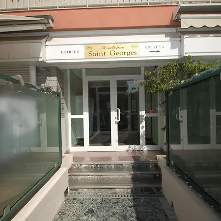 Au Dernier Etage Avec Terrasse, Parking Prive, Clim, Et Wifi - Centre Et A Proximite - Fr-1-196-234 *