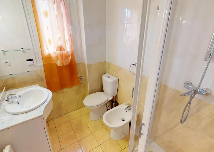 Appartement Au Dernier Etage Avec Terrasse, Parking Prive, Clim, Et Wifi - Centre Et A Proximite - Fr-1-196-234 Menton