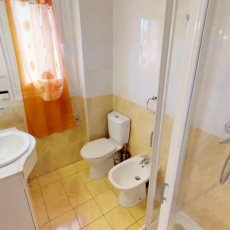 Apartament Au Dernier Etage Avec Terrasse, Parking Prive, Clim, Et Wifi - Centre Et A Proximite - Fr-1-196-234 Mentona