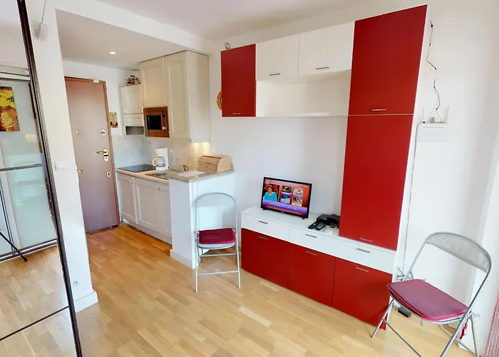 Au Dernier Etage Avec Terrasse, Parking Prive, Clim, Et Wifi - Centre Et A Proximite - Fr-1-196-234 *